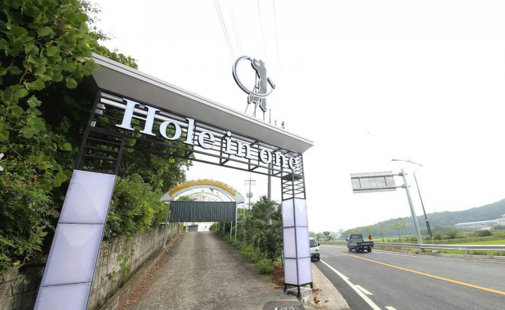 Hole In One Hotel Sacheon Exterior foto